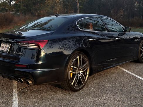 Used 2022 Maserati Quattroporte Modena image 2