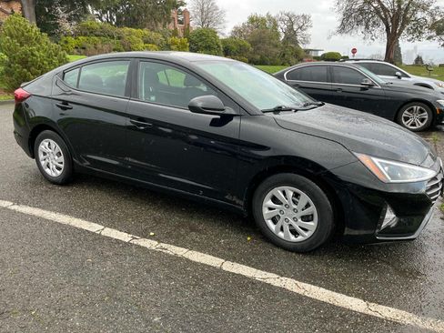 Used 2019 Hyundai Elantra SE w/ Cargo Package image 6
