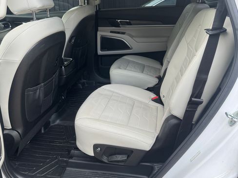 Used 2022 Kia Telluride SX w/ SX Prestige Package image 26