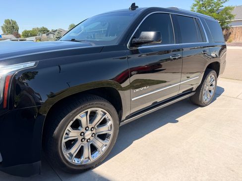 Used 2016 GMC Yukon Denali w/ Open Road Package AWD/4WD image 9