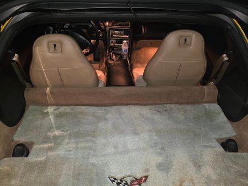 Used 2000 Chevrolet Corvette Coupe w/ Memory Pkg image 17