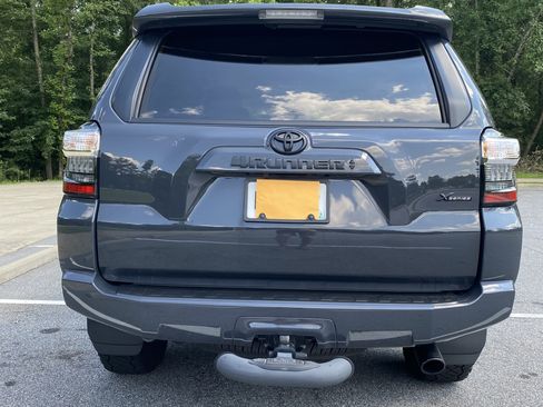 Used 2024 Toyota 4Runner SR5 Premium image 5