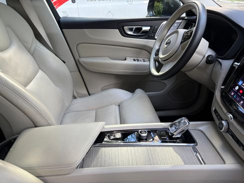 Used 2022 Volvo XC60 B5 Inscription w/ Advanced Package FWD image 10
