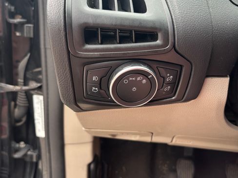 Used 2015 Ford Focus SE w/ SE Ecoboost Package FWD image 14
