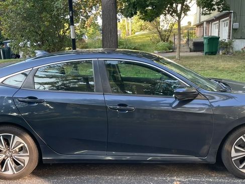 Used 2018 Honda Civic EX-T image 2