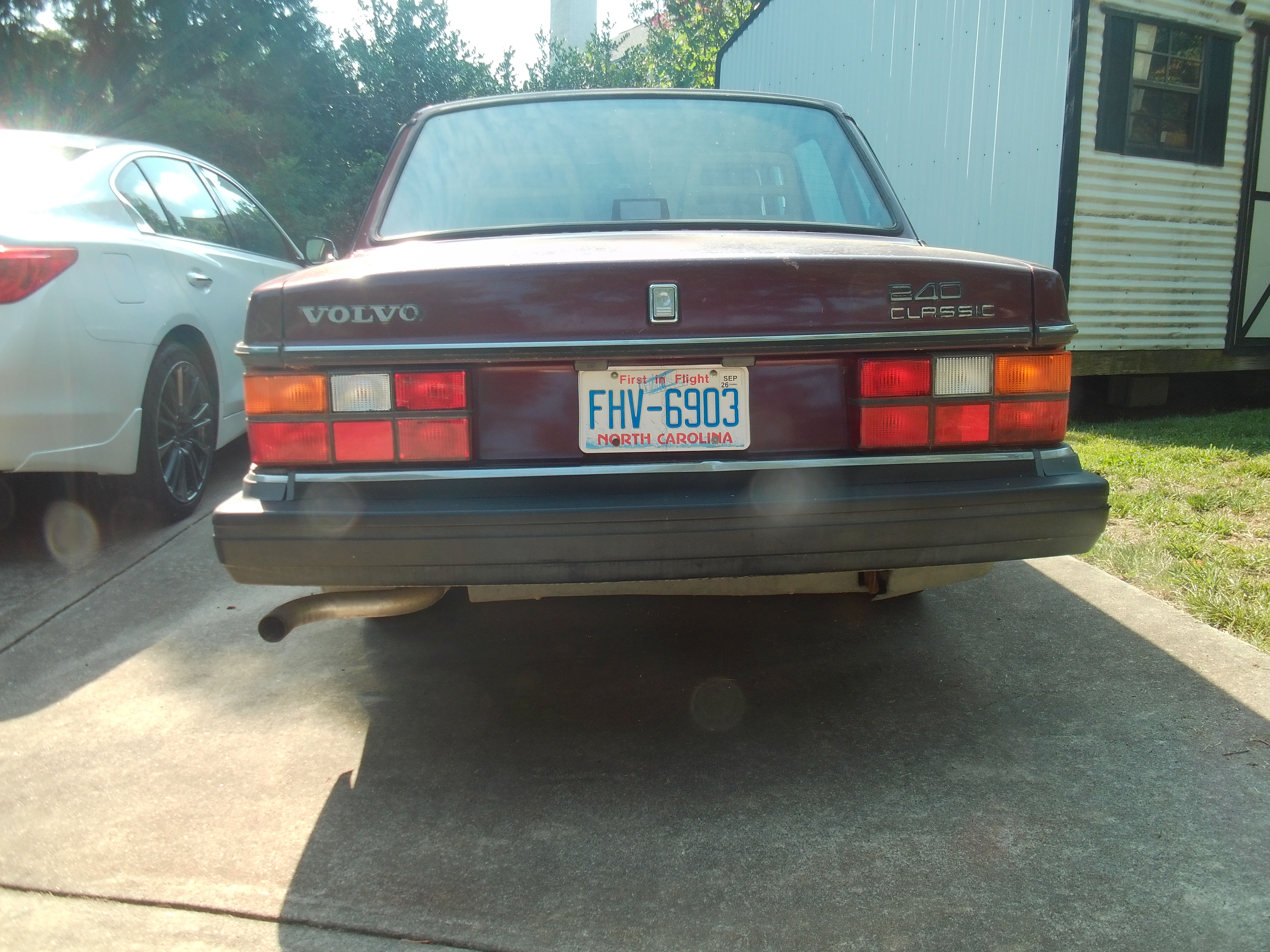 Used 1993 Volvo 240 Sedan RWD image 4