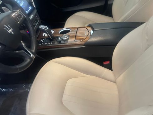 Used 2019 Maserati Ghibli S RWD image 11