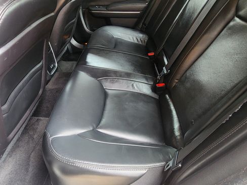 Used 2016 Chrysler 300 Limited image 14