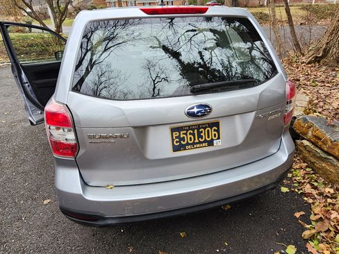 Used 2014 Subaru Forester 2.5i image 10