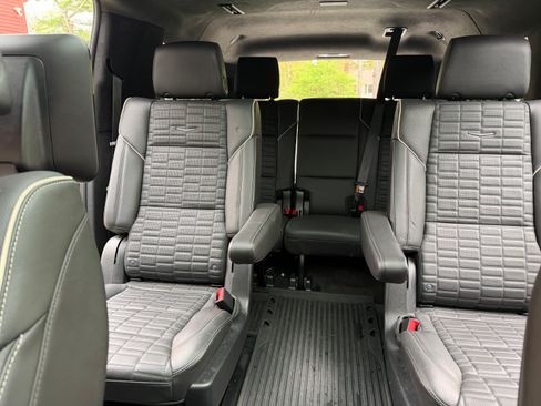 Used 2023 Cadillac Escalade ESV Sport Platinum w/ LPO, ONYX Package AWD/4WD image 5