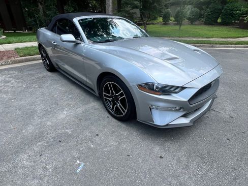 Used 2021 Ford Mustang Premium RWD image 8