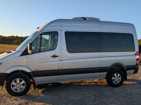 Used 2016 Mercedes-Benz Sprinter 2500 image 10