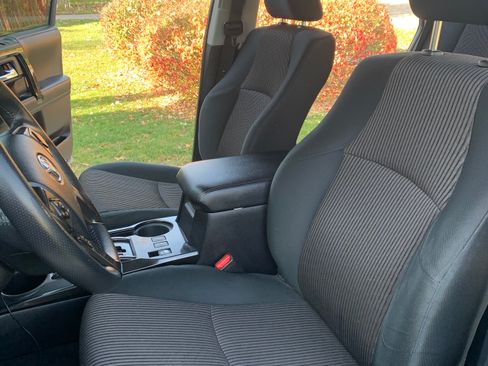 Used 2014 Toyota 4Runner Trail AWD/4WD image 32