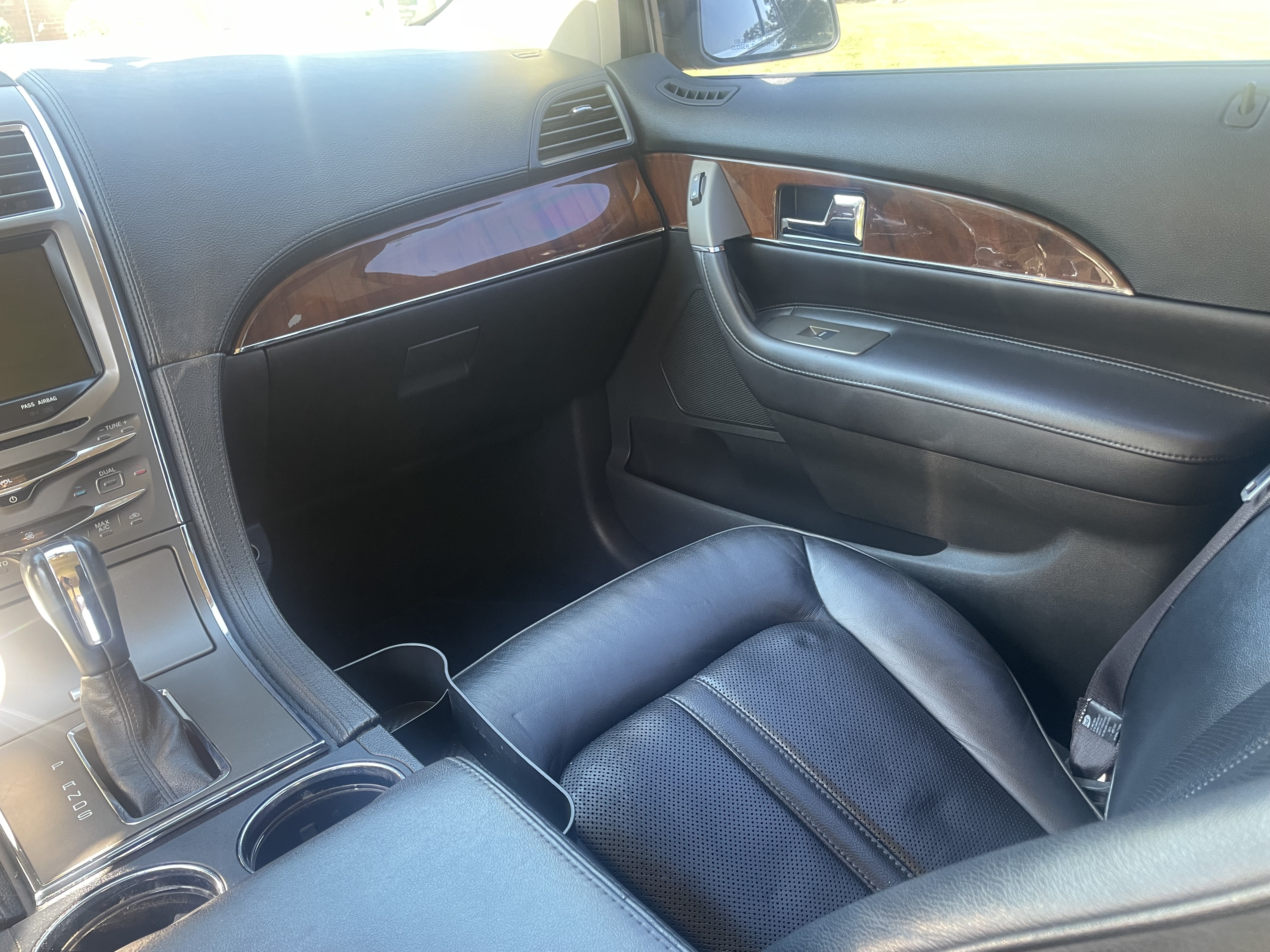 Used 2014 Lincoln MKX FWD w/ Equipment Group 101A image 13