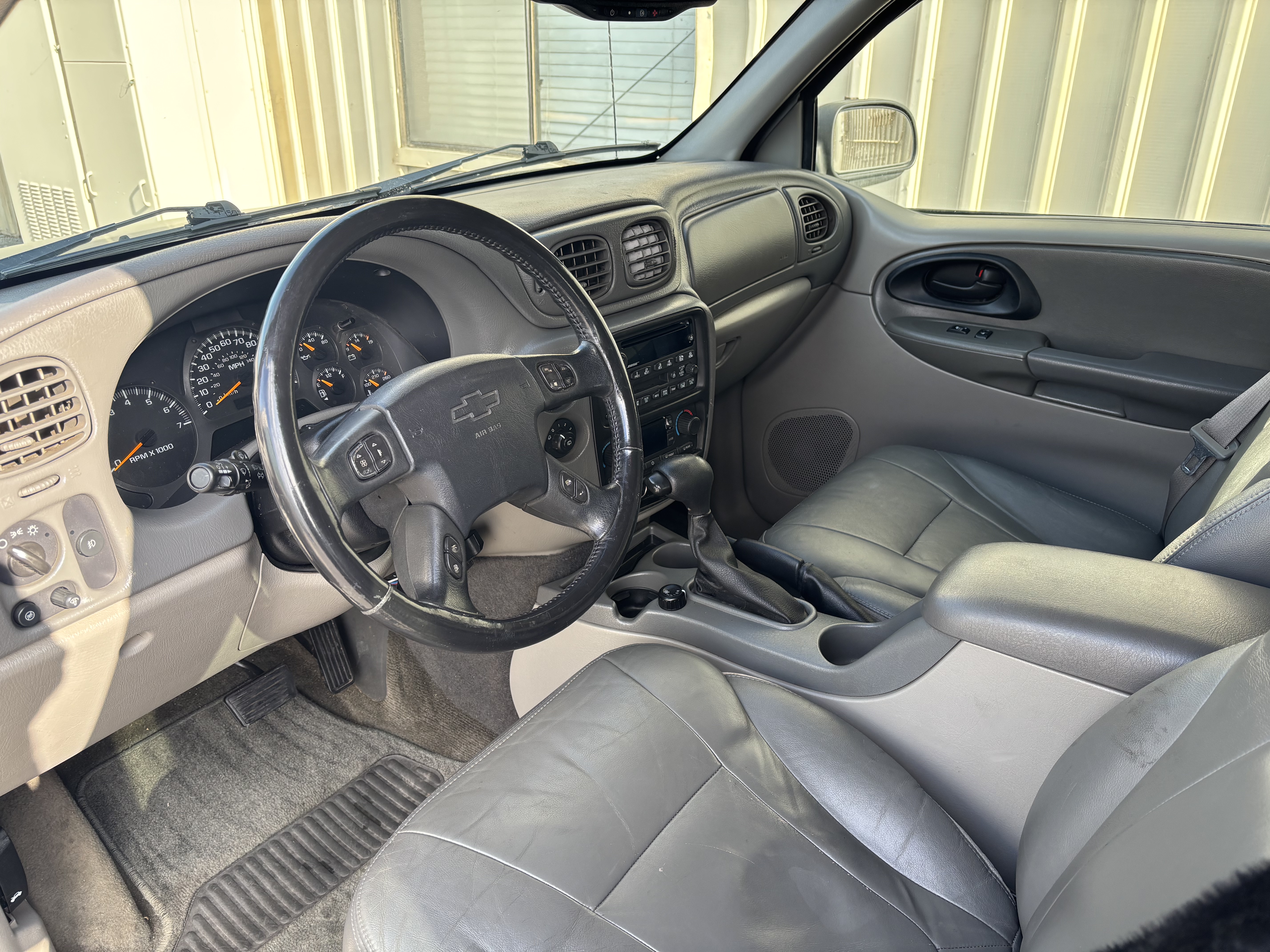 Used 2002 Chevrolet TrailBlazer LT w/ Driver Convenience Pkg AWD/4WD image 5
