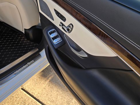 Used 2018 Mercedes-Benz S 560 Sedan image 17