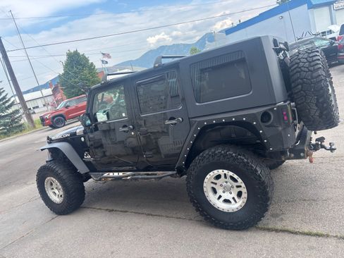 Used 2010 Jeep Wrangler Unlimited Rubicon w/ Trailer Tow Group AWD/4WD image 4