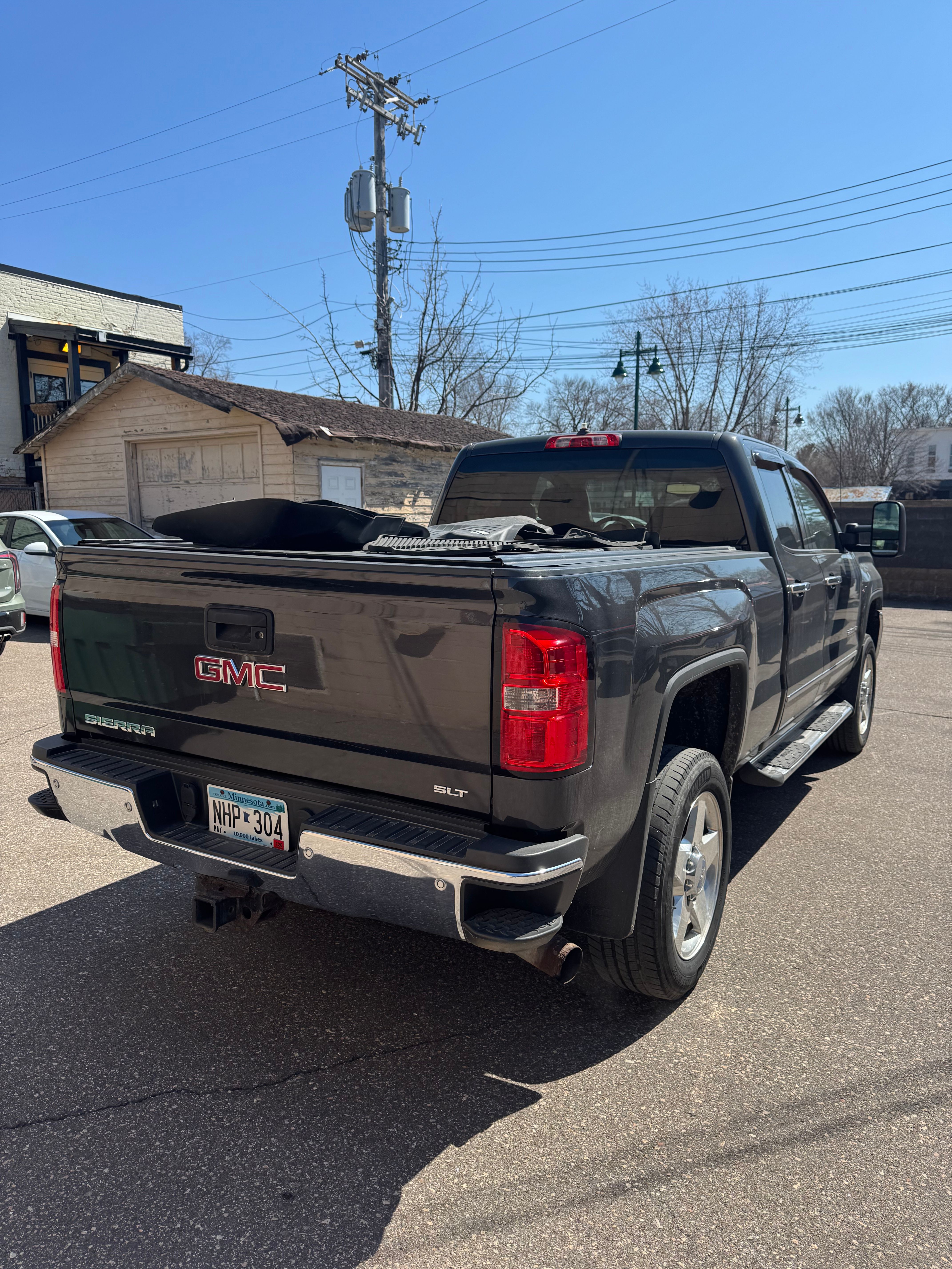 Used 2015 GMC Sierra 2500 SLT w/ SLT Preferred Package AWD/4WD image 6