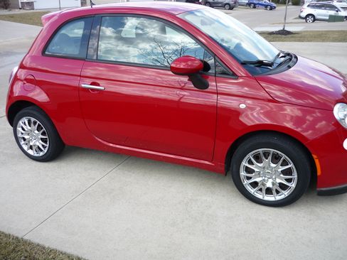 Used 2015 FIAT 500 Pop image 2