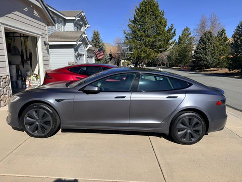 Used 2022 Tesla Model S Plaid image 13