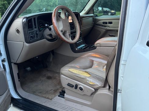 Used 2005 GMC Yukon XL Denali AWD/4WD image 13