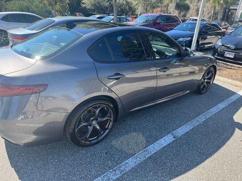 Used 2019 Alfa Romeo Giulia Ti Sport w/ Quick Order Package 22U Sport RWD image 4