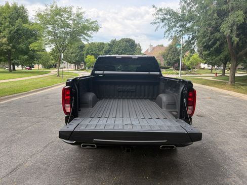 Used 2022 GMC Sierra 1500 Elevation w/ LPO, Elevation Black Package AWD/4WD image 6