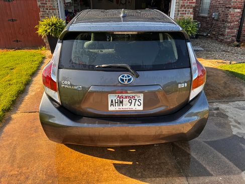 Used 2016 Toyota Prius C One FWD image 2