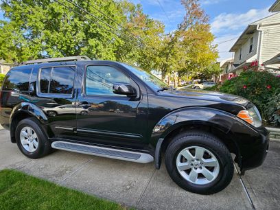Used 2010 Nissan Pathfinder SE