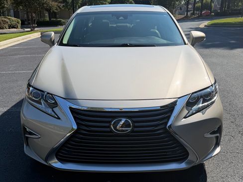 Used 2017 Lexus ES 350 w/ Luxury Package FWD image 1