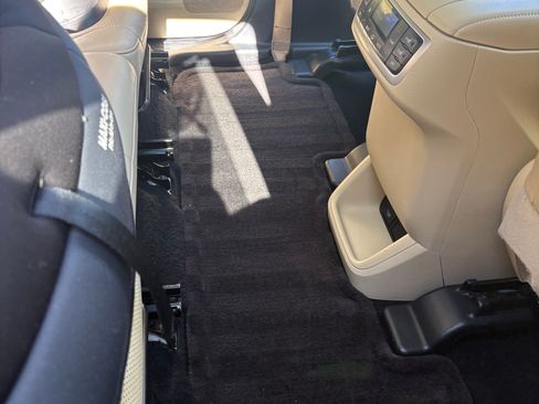 Used 2018 Toyota Highlander Limited Platinum image 21