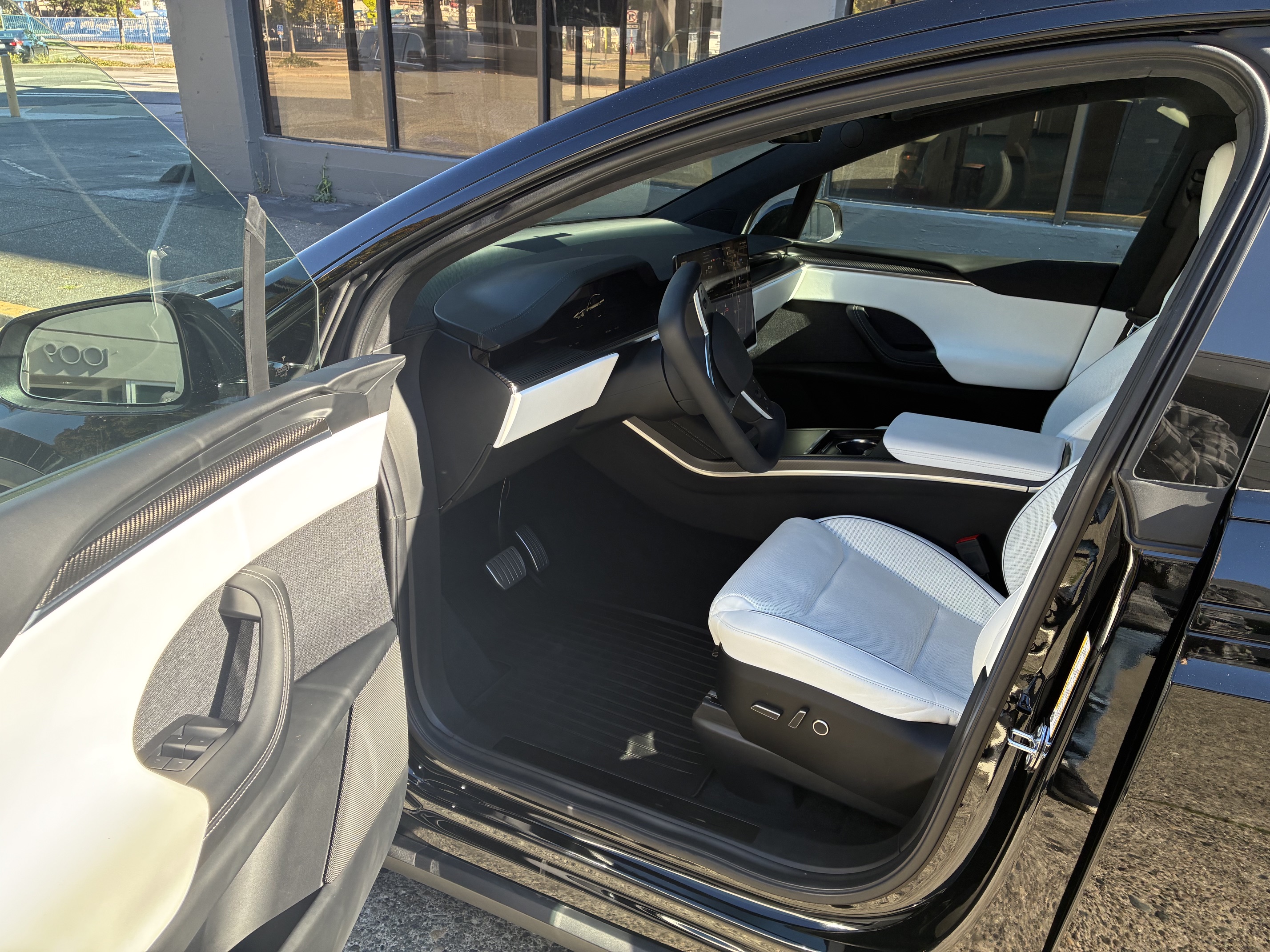 Used 2022 Tesla Model X Plaid AWD/4WD image 6