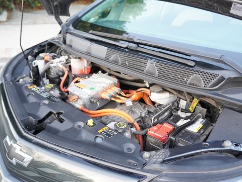 Used 2018 Chevrolet Bolt LT FWD image 20