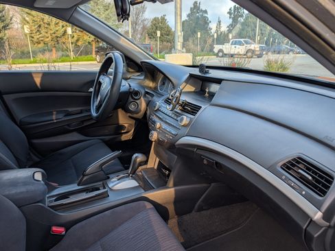Used 2011 Honda Accord LX image 16