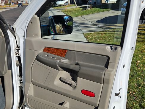 Used 2006 Dodge Ram 2500 Truck SLT image 19