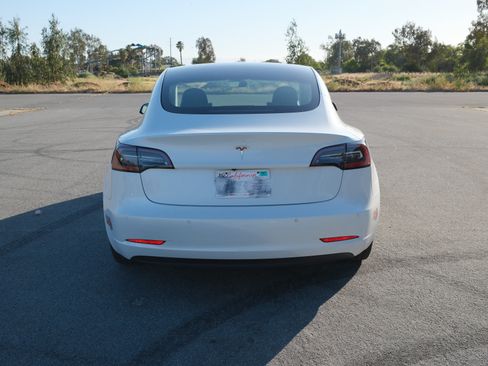Used 2021 Tesla Model 3 Standard Range Plus RWD image 8