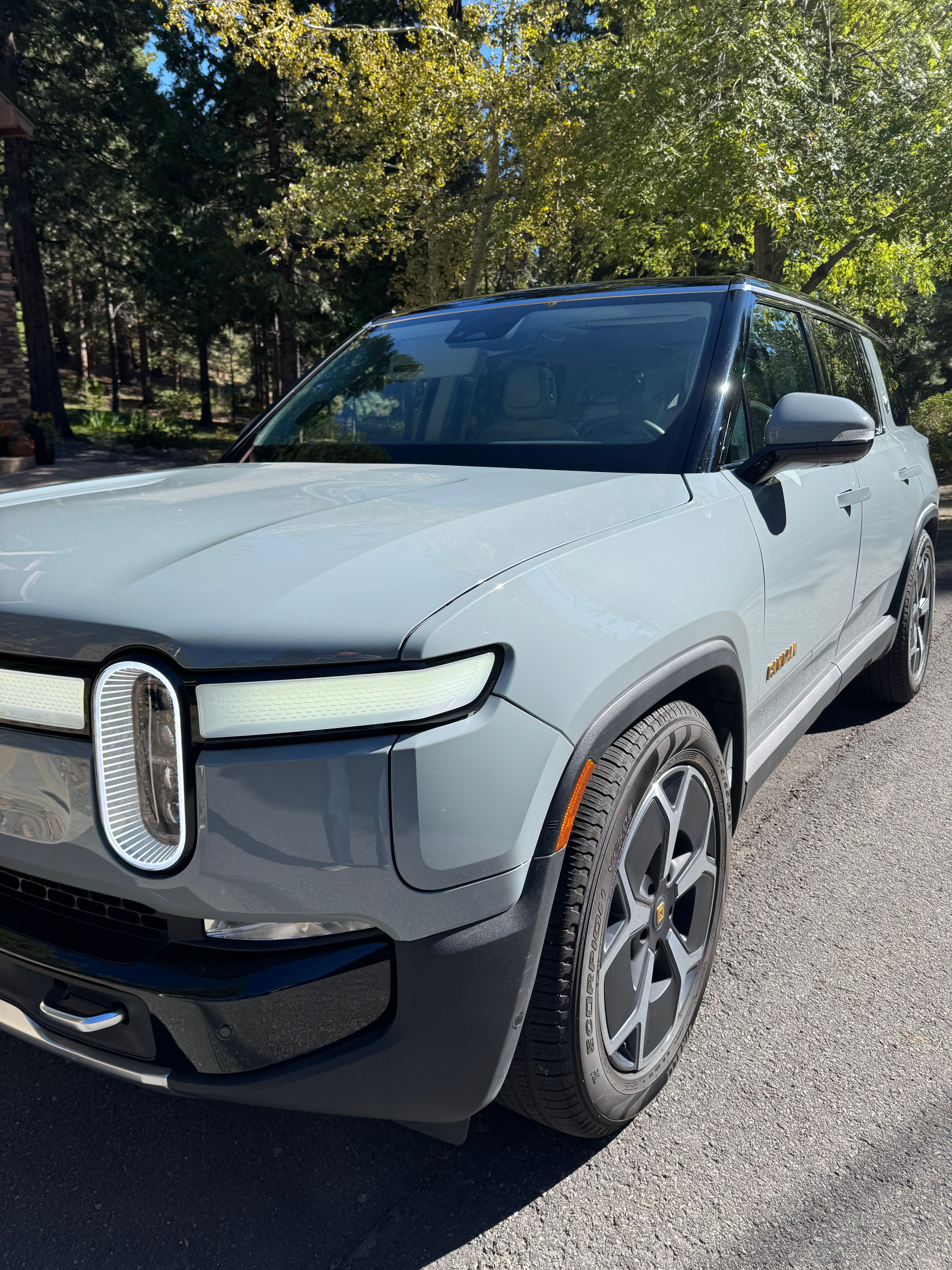 Used 2023 Rivian R1S Adventure Quad AWD/4WD image 4