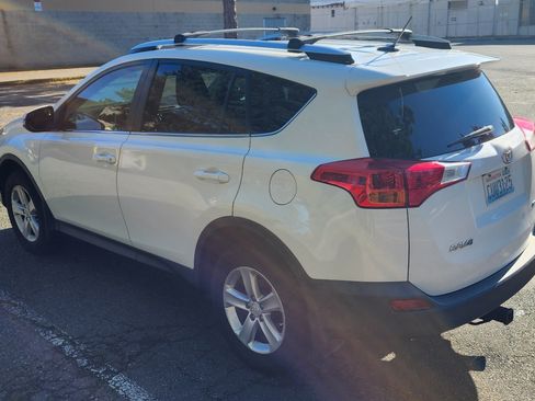 Used 2013 Toyota RAV4 XLE image 4