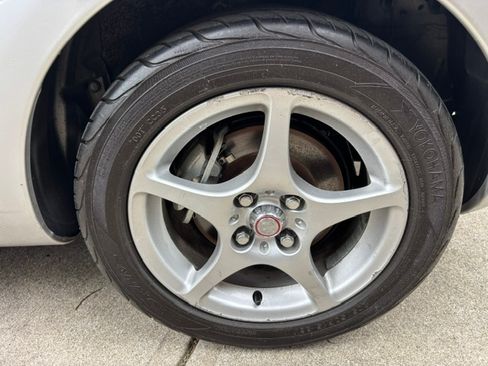 Used 2000 Toyota MR2 RWD image 13