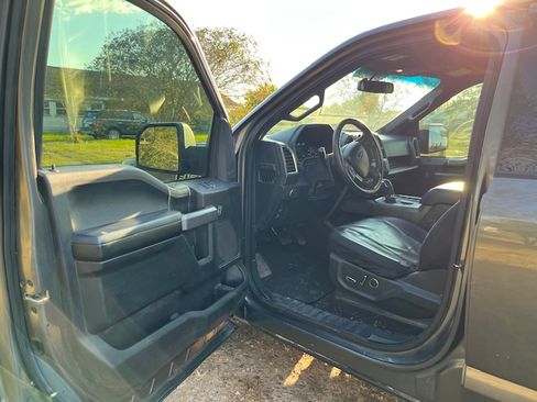 Used 2016 Ford F150 XLT w/ Equipment Group 302A Luxury image 5