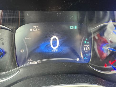 Used 2018 Chrysler Pacifica Limited w/ Advanced Safetytec Group image 10