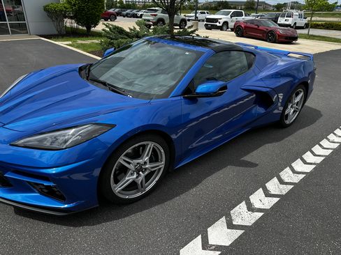 Used 2023 Chevrolet Corvette Stingray Preferred Cpe w/ Z51 Performance Package RWD image 4