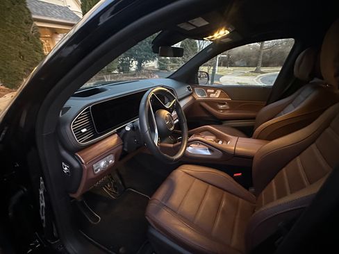 Used 2025 Mercedes-Benz GLS 450 4MATIC image 27