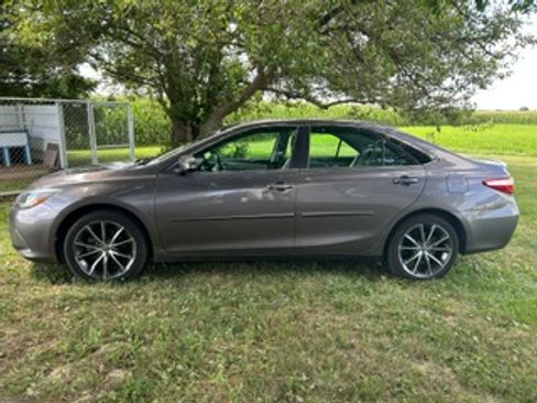 Used 2015 Toyota Camry XSE w/ Advanced Technology Package FWD image 1