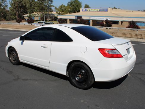 Used 2011 Honda Civic LX image 5