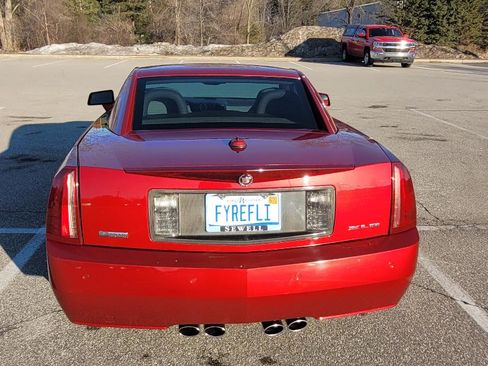 Used 2005 Cadillac XLR image 2