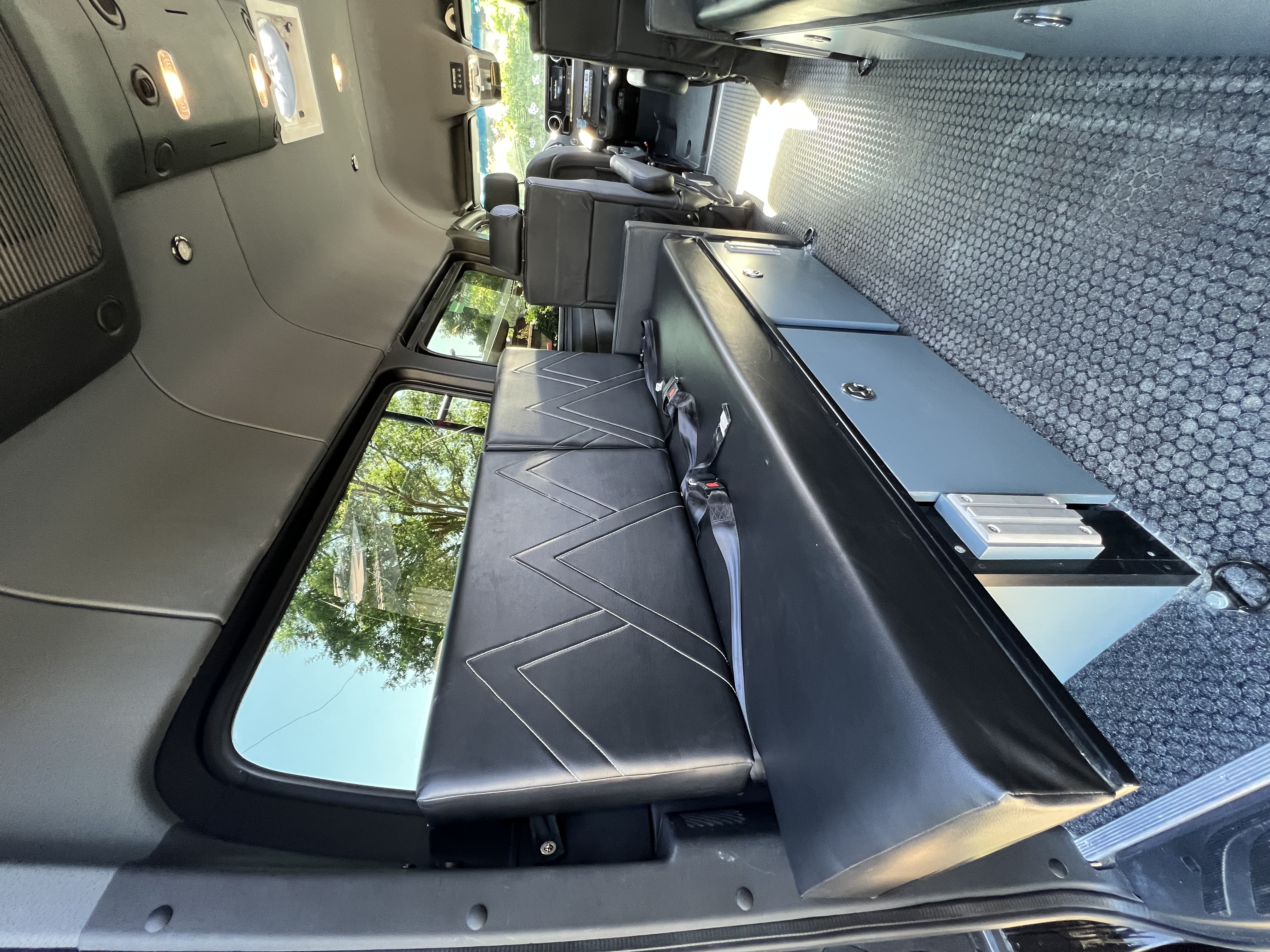Used 2019 Mercedes-Benz Sprinter 2500 image 17