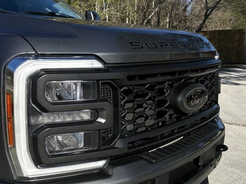 Used 2023 Ford F350 Lariat w/ Lariat Ultimate Package image 12