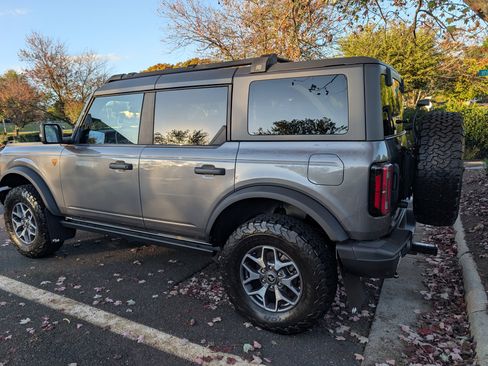 Used 2023 Ford Bronco Badlands image 3