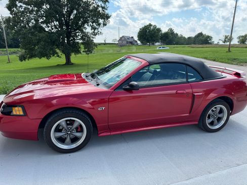 Used 2002 Ford Mustang GT RWD image 5